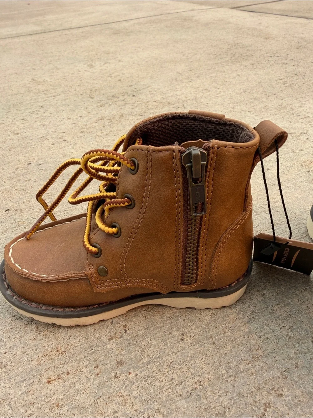 Crevo toddler boy boots size 7 never worn nwt